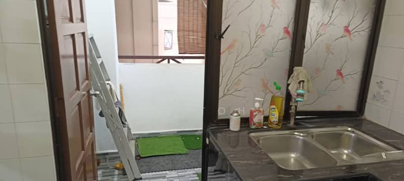 Kondominium untuk Disewa di Desa Villa Condominium - SC Toh - Balcony - PropertyGuru.com.my