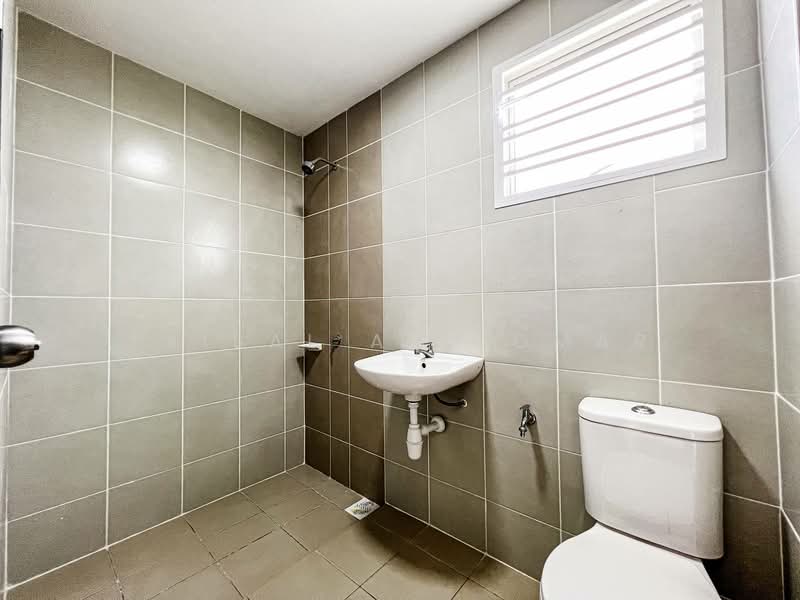 2-storey Terraced House for Sale in Cybersouth (Dengkil) - Faisal Abu Omar - Bathroom - PropertyGuru.com.my