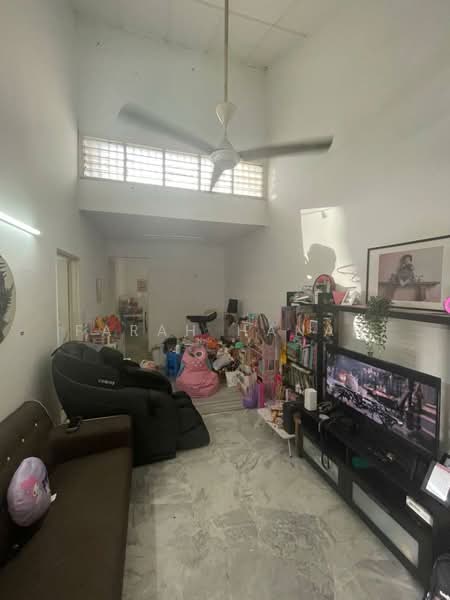 Rumah Teres 1 Tingkat untuk Dijual di Taman TTDI Jaya (Shah Alam) - Farah Hanan - Living Room - PropertyGuru.com.my