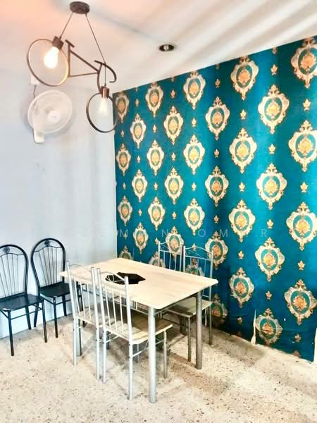 1-storey Terraced House for Sale in Taman Sentosa (Klang) - Hazeman Omar - Dining Room - PropertyGuru.com.my