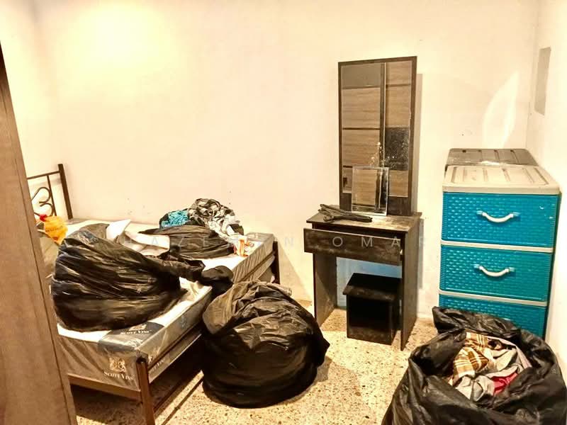1-storey Terraced House for Sale in Taman Sentosa (Klang) - Hazeman Omar - Bedroom - PropertyGuru.com.my