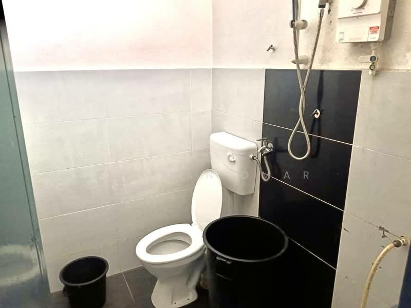 1-storey Terraced House for Sale in Taman Sentosa (Klang) - Hazeman Omar - Bathroom - PropertyGuru.com.my