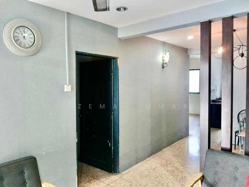 1-storey Terraced House for Sale in Taman Sentosa (Klang) - Hazeman Omar - Corridor - PropertyGuru.com.my