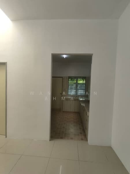 Rumah Teres 2 Tingkat untuk Dijual di Bandar Warisan Puteri (Seremban) - Wan Azlan Ahmad - PropertyGuru.com.my