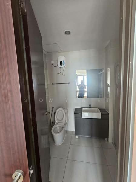 Condominium for Sale at Kings Bay @ Country Garden Danga Bay - Siow Yan Er - Bathroom - PropertyGuru.com.my