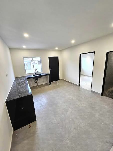 1-storey Terraced House for Sale in Bandar Selesa Jaya (Skudai) - Han Yong Ang - Kitchen - PropertyGuru.com.my