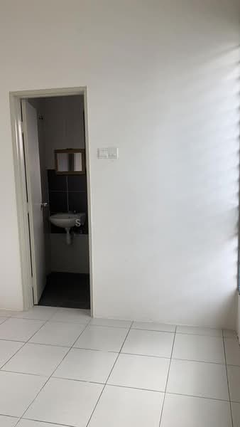 Semi-Detached House for Sale in Bandar Saujana Putra (Tanjong Duabelas) - Shawn Tan - Bathroom - PropertyGuru.com.my