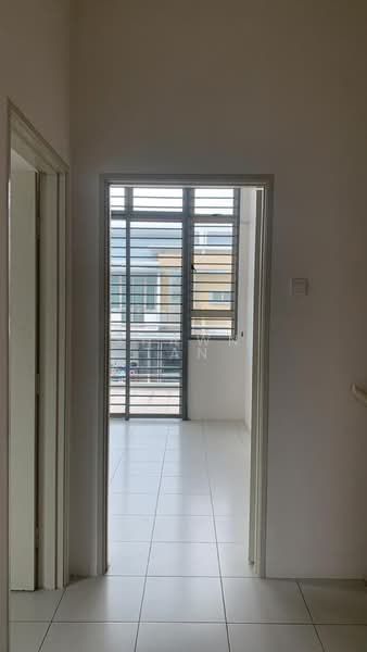 Semi-Detached House for Sale in Bandar Saujana Putra (Tanjong Duabelas) - Shawn Tan - Interior - PropertyGuru.com.my