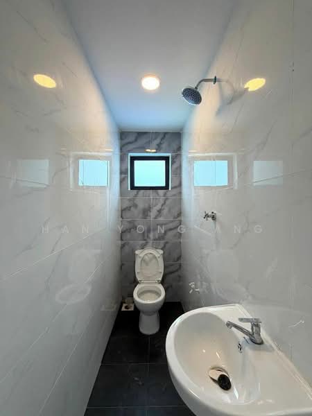 Rumah Teres 2 Tingkat untuk Dijual di Taman Kota Masai (Pasir Gudang) - Han Yong Ang - Bathroom - PropertyGuru.com.my