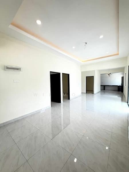 Rumah Berkembar untuk Dijual di Taman Megah Ria (Masai) - Wil Mong - Living Room - PropertyGuru.com.my