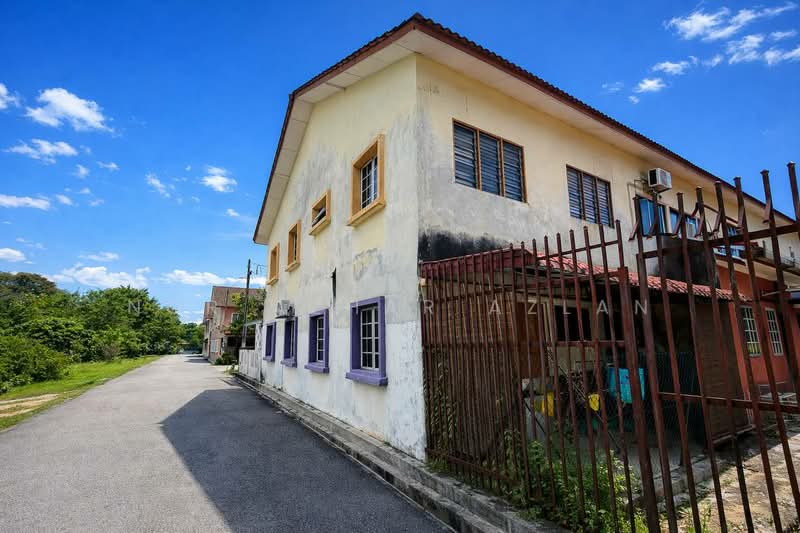 2-storey Terraced House for Sale in Seksyen 3 (Bangi) - Nor Azhar Azlan - Exterior - PropertyGuru.com.my