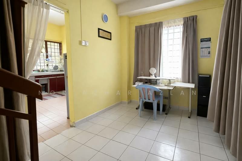 2-storey Terraced House for Sale in Seksyen 3 (Bangi) - Nor Azhar Azlan - Kitchen - PropertyGuru.com.my