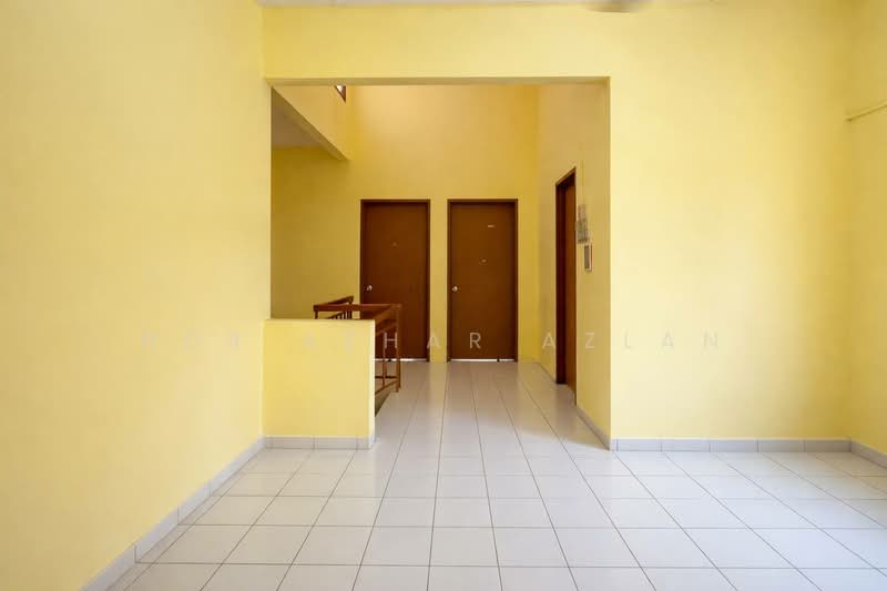 2-storey Terraced House for Sale in Seksyen 3 (Bangi) - Nor Azhar Azlan - Lobby - PropertyGuru.com.my