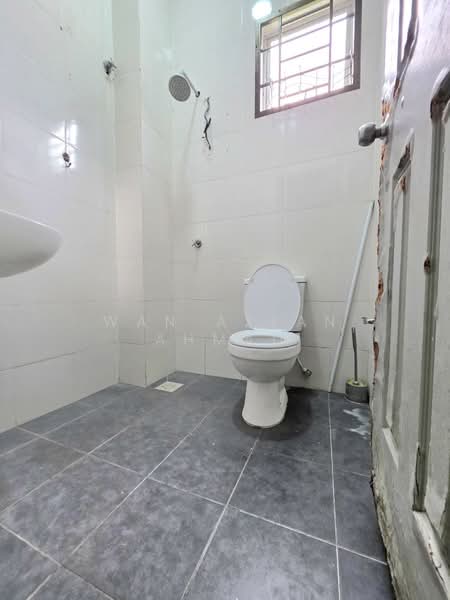 Rumah Berkembar untuk Dijual di Taman Srikandi (Telok Panglima Garang) - Wan Azlan Ahmad - PropertyGuru.com.my