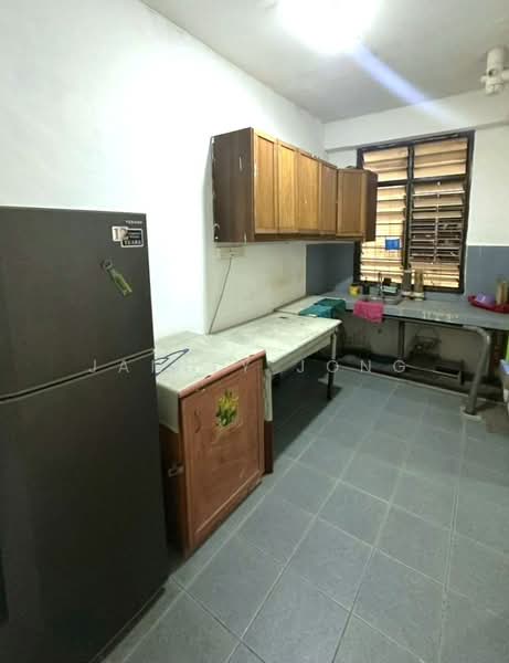 Rumah Flat untuk Dijual di Skudai Baru - Janlly Jong - Kitchen - PropertyGuru.com.my