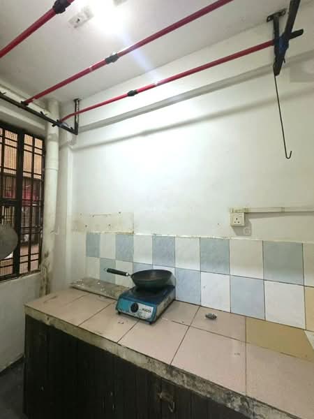 Rumah Flat untuk Dijual di Skudai Baru - Janlly Jong - Kitchen - PropertyGuru.com.my