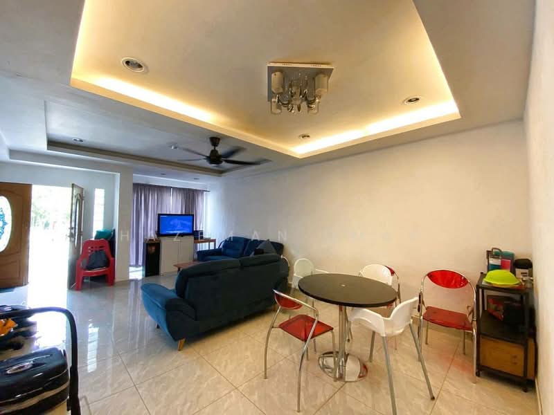 Rumah Teres 2 Tingkat untuk Dijual di Puncak Alam (Selangor) - Hazeman Omar - Living Room - PropertyGuru.com.my
