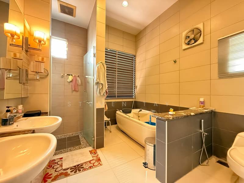 Bungalow for Sale in Seri Kembangan (Selangor) - Steven Tay - Bathroom - PropertyGuru.com.my