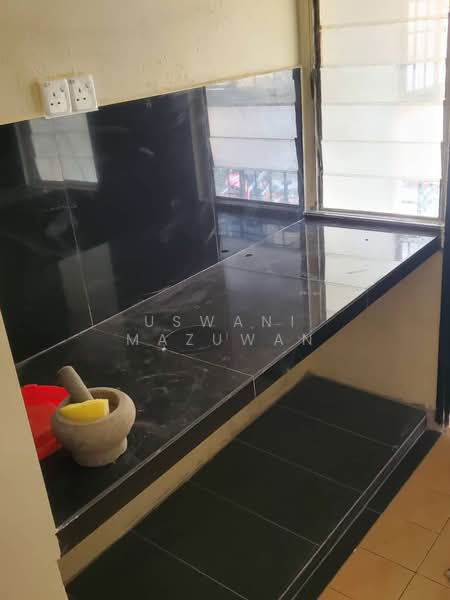 Flat for Rent at Pangsapuri Sri Indah - Uswani Mazuwan - Kitchen - PropertyGuru.com.my