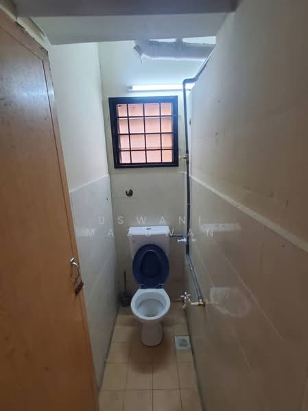 Flat for Rent at Pangsapuri Sri Indah - Uswani Mazuwan - Bathroom - PropertyGuru.com.my