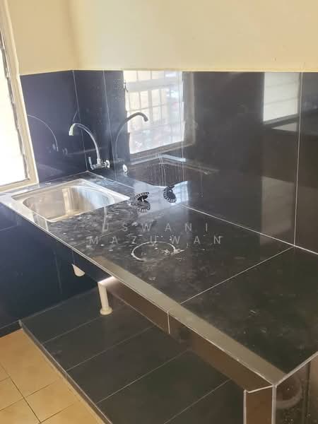 Flat for Rent at Pangsapuri Sri Indah - Uswani Mazuwan - Kitchen - PropertyGuru.com.my