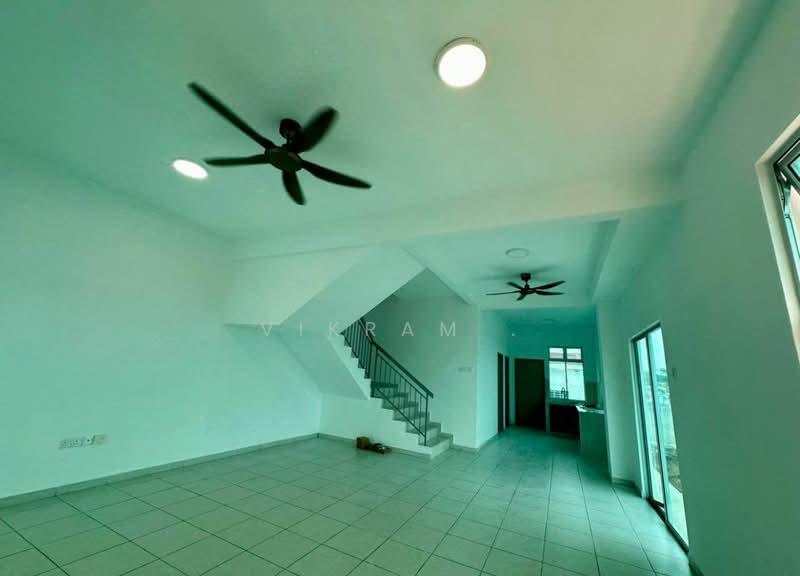 3-storey Terraced House for Sale in Taman Kundang Jaya (Rawang) - Vikram . - Living Room - PropertyGuru.com.my