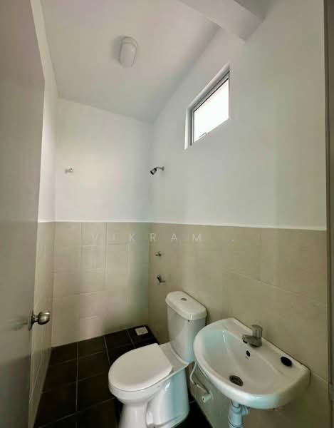 3-storey Terraced House for Sale in Taman Kundang Jaya (Rawang) - Vikram . - Bathroom - PropertyGuru.com.my