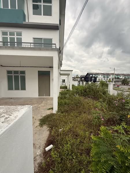 3-storey Terraced House for Sale in Taman Kundang Jaya (Rawang) - Vikram . - Exterior - PropertyGuru.com.my
