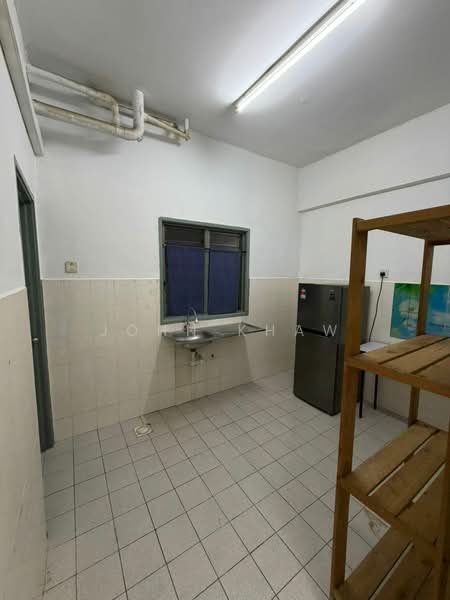 Apartment for Rent at Jalil Damai Apartments - John Khaw - Kitchen - PropertyGuru.com.my