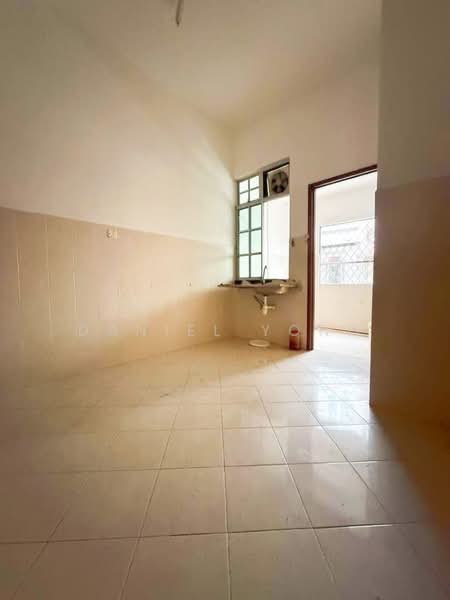 Rumah Teres 2 Tingkat untuk Dijual di Taman Pelangi Indah (Ulu Tiram) - Daniel Yong - Kitchen - PropertyGuru.com.my