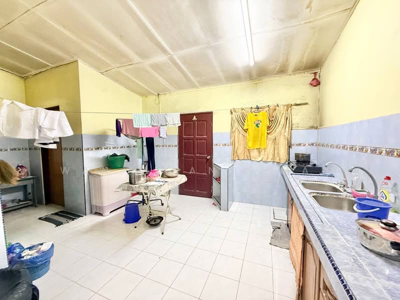 1-storey Terraced House for Sale in Taman Perwira (Telok Panglima Garang) - Wan Azlan Ahmad - PropertyGuru.com.my