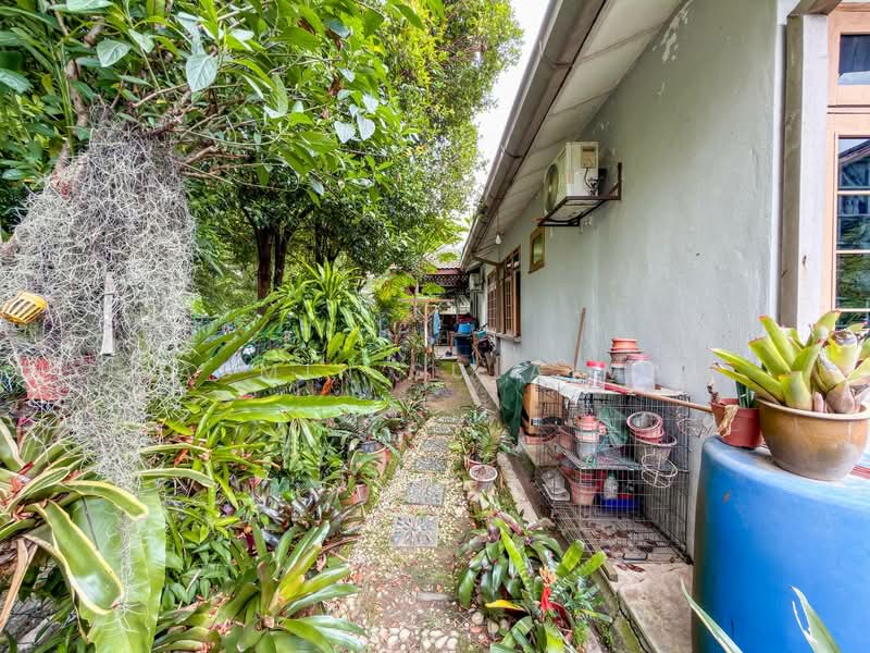 Rumah Teres 1 Tingkat untuk Dijual di Seksyen 18 (Shah Alam) - Yasmin Sulaiman - Exterior - PropertyGuru.com.my