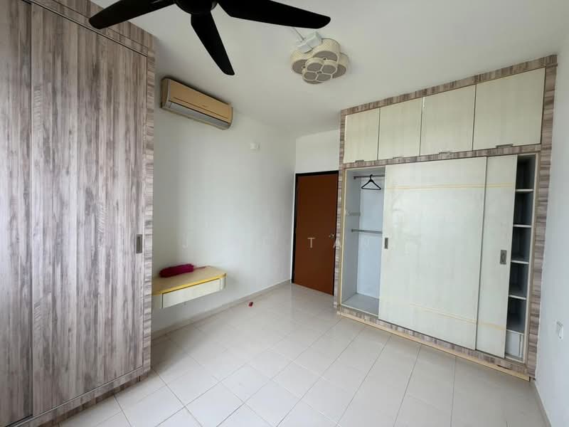 Pangsapuri untuk Dijual di Villa Krystal @ Bandar Selesa Jaya - June Tan - PropertyGuru.com.my