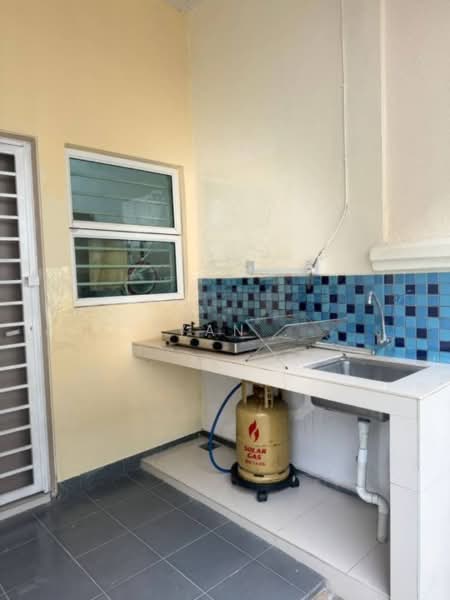 Rumah Teres 2 Tingkat untuk Disewa di Setia Alam (Selangor) - Ryan . - Kitchen - PropertyGuru.com.my