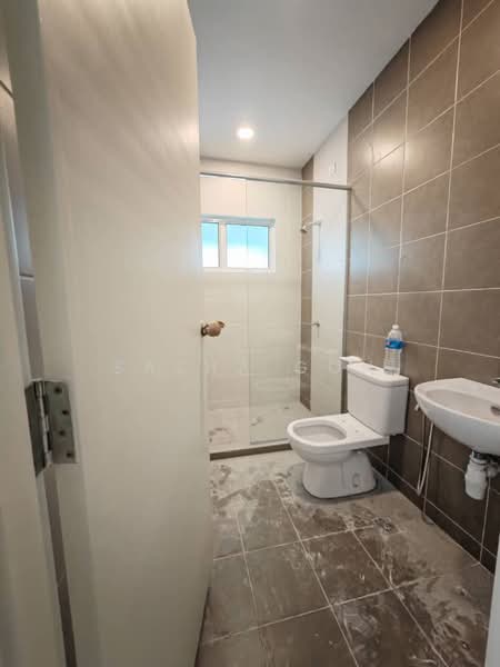 Rumah Berkembar untuk Disewa di Seri Kembangan (Selangor) - Sasha Goh - Bathroom - PropertyGuru.com.my