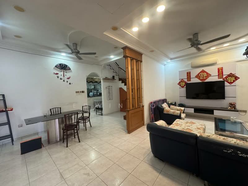 Rumah Teres 2 Tingkat untuk Disewa di Taman Daya (Johor Bahru) - Edwin Toh - Living Room - PropertyGuru.com.my