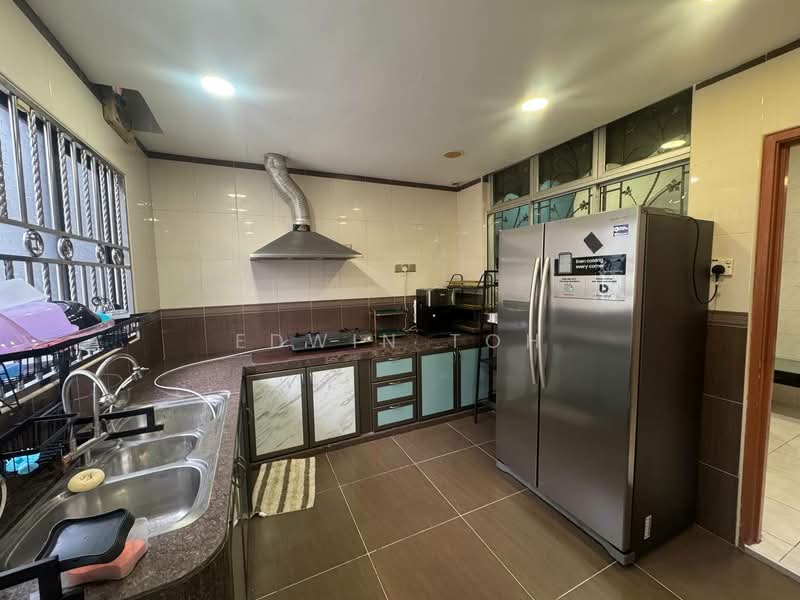 Rumah Teres 2 Tingkat untuk Disewa di Taman Daya (Johor Bahru) - Edwin Toh - Kitchen - PropertyGuru.com.my
