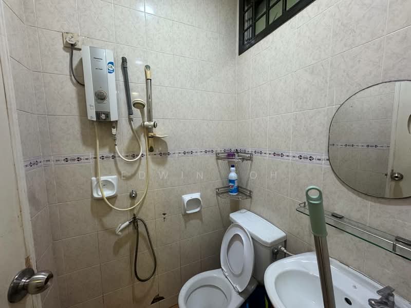 Rumah Teres 2 Tingkat untuk Disewa di Taman Daya (Johor Bahru) - Edwin Toh - Bathroom - PropertyGuru.com.my
