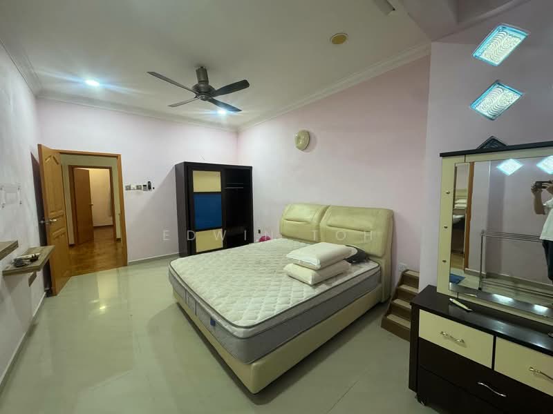 Rumah Teres 2 Tingkat untuk Disewa di Taman Daya (Johor Bahru) - Edwin Toh - Bedroom - PropertyGuru.com.my