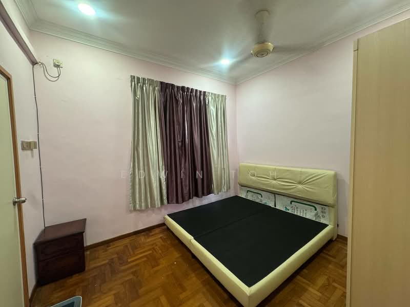 Rumah Teres 2 Tingkat untuk Disewa di Taman Daya (Johor Bahru) - Edwin Toh - Bedroom - PropertyGuru.com.my