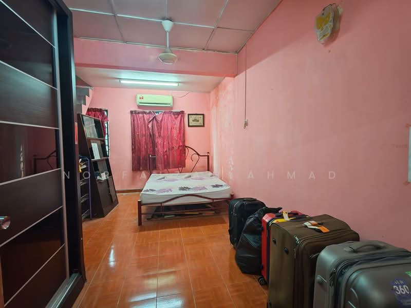 2-storey Terraced House for Sale in TAMAN PUCHONG UTAMA (Puchong) - Norfaizah Ahmad - Bedroom - PropertyGuru.com.my