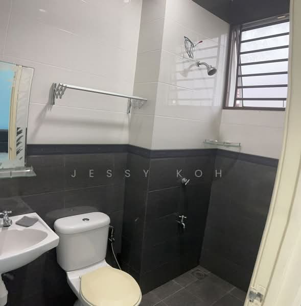 Rumah Teres 2 Tingkat untuk Disewa di Setia Tropika (Johor Bahru) - Jessy Koh - Bathroom - PropertyGuru.com.my