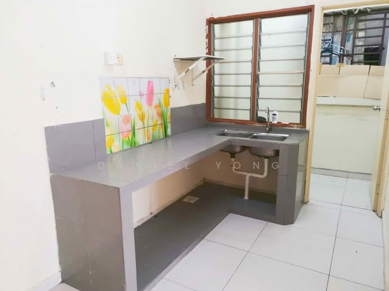 Flat for Sale at Desa Muafakat - Daniel Yong - Kitchen - PropertyGuru.com.my