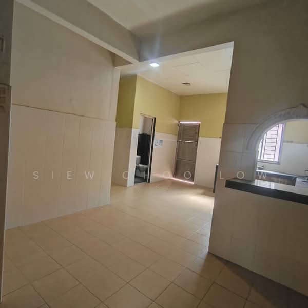2-storey Terraced House for Sale in Taman Tanjung Minyak (Tanjong Minyak) - Mary Low - Interior - PropertyGuru.com.my