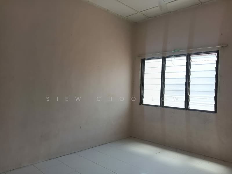 2-storey Terraced House for Sale in Taman Tanjung Minyak (Tanjong Minyak) - Mary Low - Interior - PropertyGuru.com.my