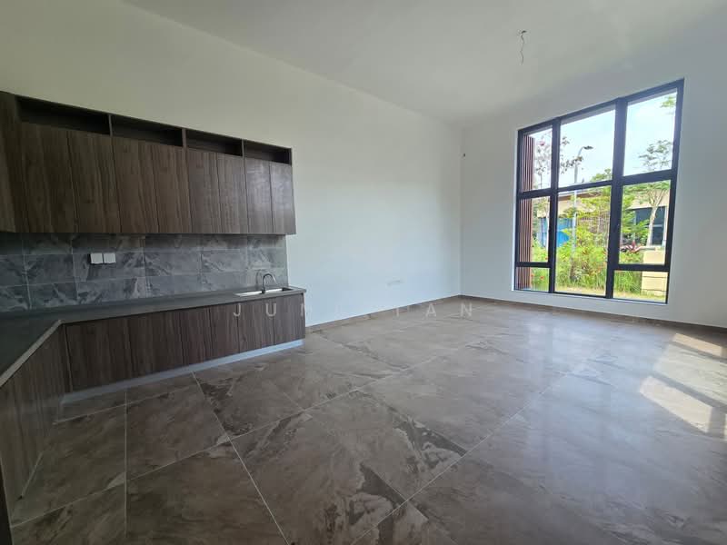 Cluster House for Sale in Forest City (Gelang Patah) - June Tan - PropertyGuru.com.my