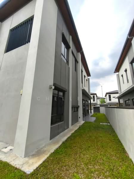 Semi-Detached House for Sale in Telok Panglima Garang (Selangor) - Michelle Lee - Exterior - PropertyGuru.com.my