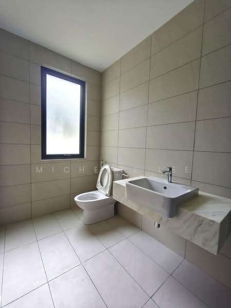 Semi-Detached House for Sale in Telok Panglima Garang (Selangor) - Michelle Lee - Bathroom - PropertyGuru.com.my