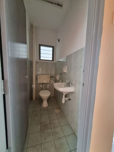 Rumah Flat untuk Dijual di Alpha Arena - Uswani Mazuwan - Bathroom - PropertyGuru.com.my