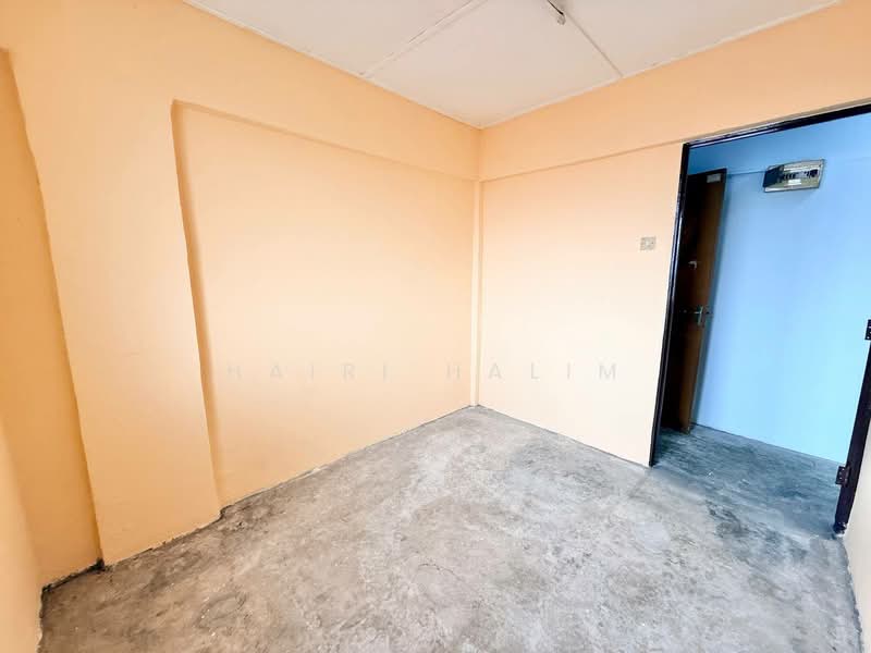 Flat for Sale at Flat PKNS Seksyen 19 - Hairi Halim - PropertyGuru.com.my